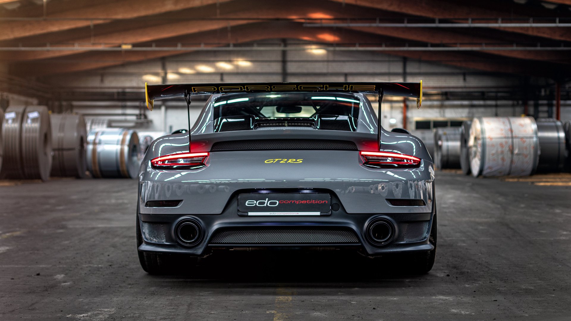 当足球与F1的叙事交织，卡塔尔终结利物浦王朝，穆勒在巴林赛道接管比赛